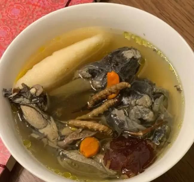 冬蟲夏草和哪些食材可以一起煲湯？