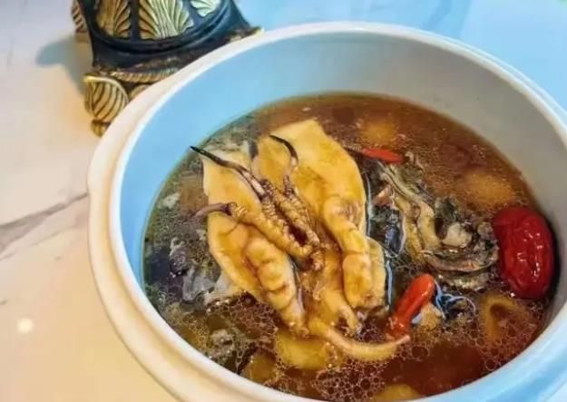 冬蟲夏草和哪些食材可以一起煲湯？
