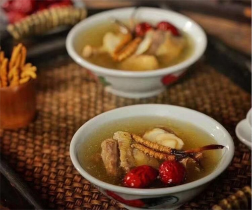 冬蟲夏草怎么煲湯？冬蟲夏草煲湯的方法