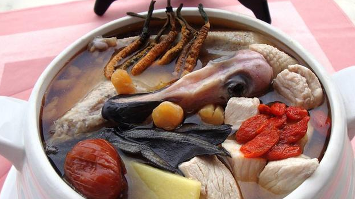 冬蟲夏草配什么煲湯好？營養(yǎng)美味的搭配指南
