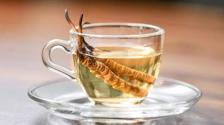 一斤白酒泡多少冬蟲(chóng)夏草合適？科學(xué)配比與泡制指南