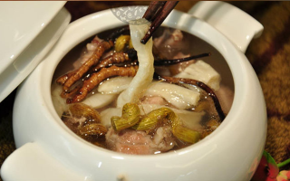 煮雞湯能放冬蟲夏草嗎？解鎖滋補(bǔ)湯品的正確打開方式