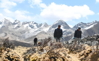  如何在保護(hù)生態(tài)環(huán)境的前提下合理利用冬蟲夏草資源？